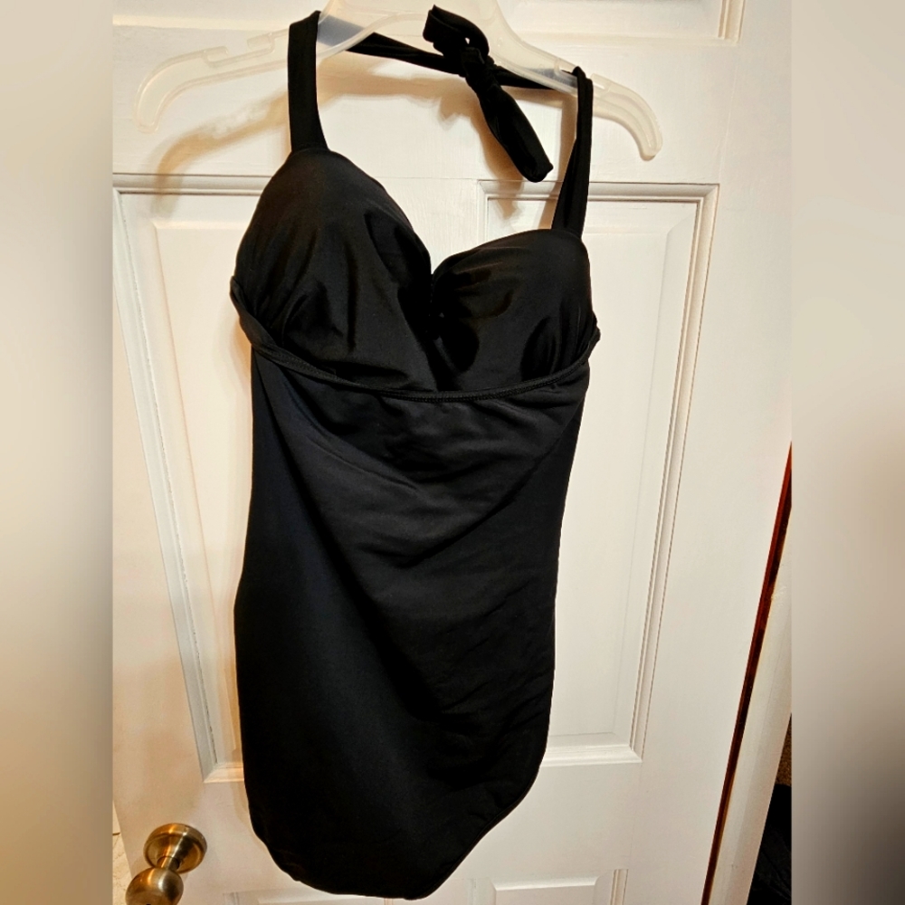 NWOT - Stylish, unworn Misses/Juniors XXL Black One-piece Swimsuit.